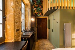 Charming studio in the heart of the 1st arrondissement authenticity and