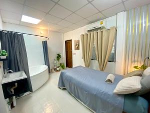 House near bts kasetsart 5bedroom 4bathroom