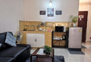 Popular Muang Thong Condo,Building 5