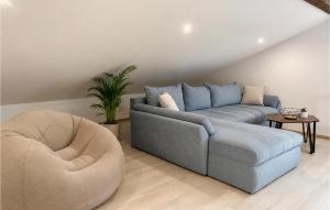 Lovely Apartment In Privlaka With House Sea View