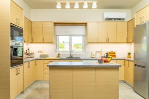 Oikia Azilakas 3 Bedroom House with Parking