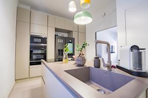 Zen Seaside Apartment