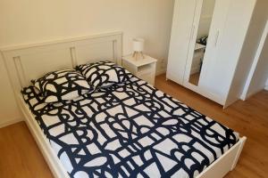 Big renovated flat with balcony 10 min out
