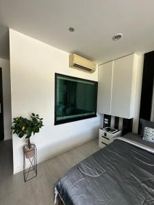 Grand Patong Service Apartment Black&White