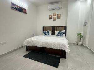 Affordable Stay in Oxford Street Near Chandigarh