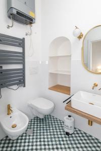 Apartment a short walk from the center, 150m from Metro A