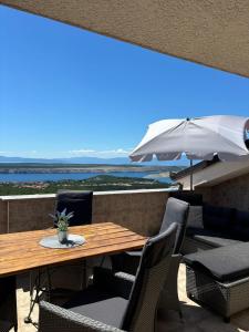 Holiday house Rigo with private pool, jacuzzi and sauna
