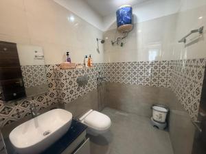 Affordable Studio in Zirakpur Chandigarh for Couples , families and individuals