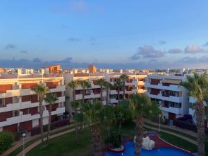 4-person apartment with swimmingpool 1 km from the beach