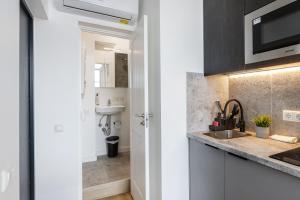 Tiny Central Urban Studio