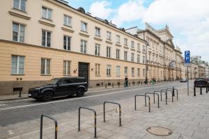 Miodowa Royal Old Town Apartment by BookingHost