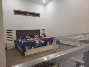 Beautiful small loft villa facing park