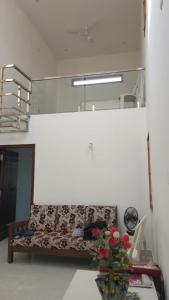 Beautiful small loft villa facing park