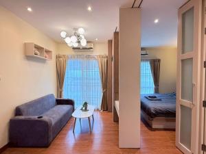 Cozy Condo Near Nimman Steps from Maya Mall