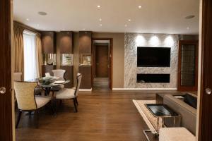 Luxury 3-Bed Knightsbridge Apartment