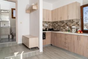 Akrotiri Apartments