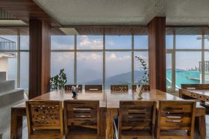 The Fagu Valley Retreat l Rooms and Restaurant l Family Groups & Events l Open Air Lawn l Kufri by Exotic Stays