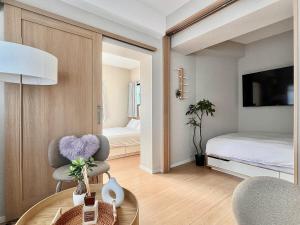 Luxury 2 bedroom suite in Shinjuku, Tokyo, super luxury Dyson & POLA top configuration! 3 min to Waseda station, maximum 4 guests