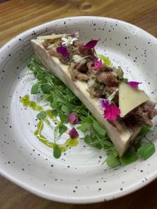 TRR3 Apt near Beach with Fine Cuisine & Pool