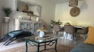 Jaqueline Beach and Golf House