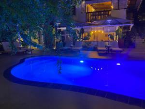 TRR3 Apt near Beach with Fine Cuisine & Pool