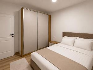 Luxury Family Apartment