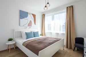 Central - Balcony - New-Build Vibe - Premium
