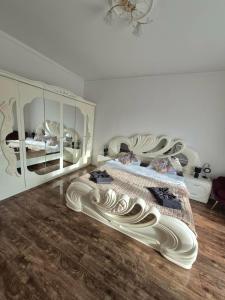 Alisa&Giulia Home