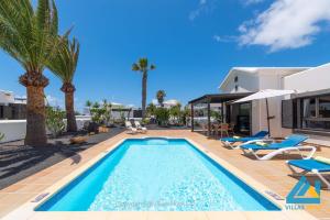 Villa Del Faro - Sunshine Awaits by Villas Now Ltd