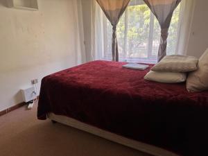 Spacious 4 Bedroom house,Pool,2 En-suites