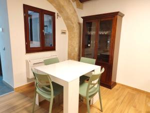 Cagliari Downtown Retreat - Vista Porto - Nel cuore autentico di Cagliari