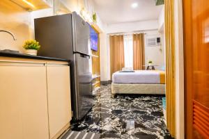 Symfoni Nichols Property with Spacious Balcony