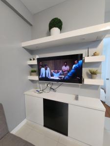 2BR NORTHPOINT CONDO FREE Airport Pick Up for 3 nights stay or more