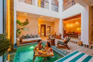 Luxury Private Riad Taj 2Min to Jemaa Lefna
