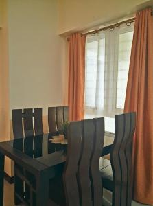 2BR Staycation with Movie Projector Room