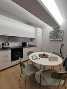 Newly Renovated Elegant Studio next to Messe