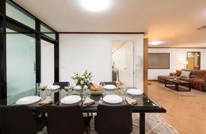 Luxury 3BR 230sqm 5 min to BTS Sukhumvit 26