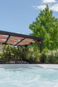 Mountain View Suites