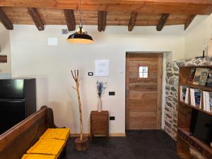 Riverside Room Elia Family friendly apartment