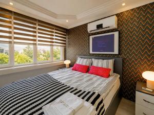 Hadrian Viva Modern Luxury Stay in Central Antalya Near Kaleiçi