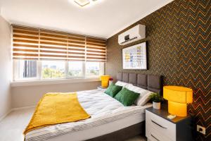Hadrian Sky Bright Apartment with Sea & City Views Close to Old Town