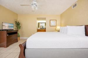 Phoenix V 817 condo