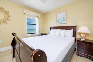 Phoenix V 817 condo