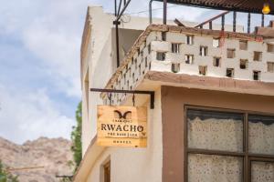RWACHO Hostel The Base