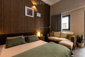 Leon Home