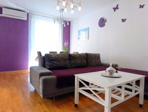 Central Apartment Adriana with Private Garage