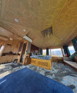 Premium group of houseboats