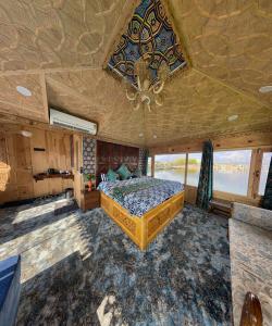 Premium group of houseboats
