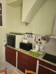 Bright 2-bedroom apartment in central Grenoble