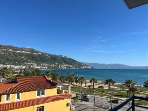 Andi Seaview Apartments